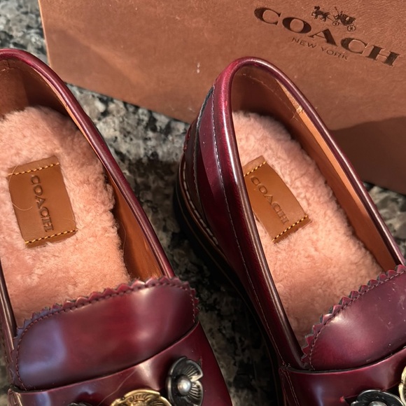 Coach Women’s Burgundy leather Loafers NWOT 7.5 - Picture 2 of 15